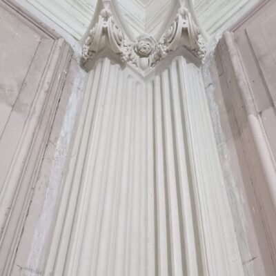 Column (1)