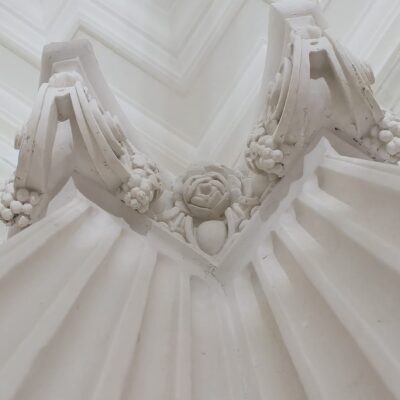 Column (4)