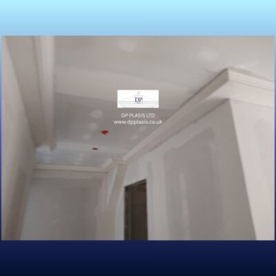 Ceiling mounted cornice
